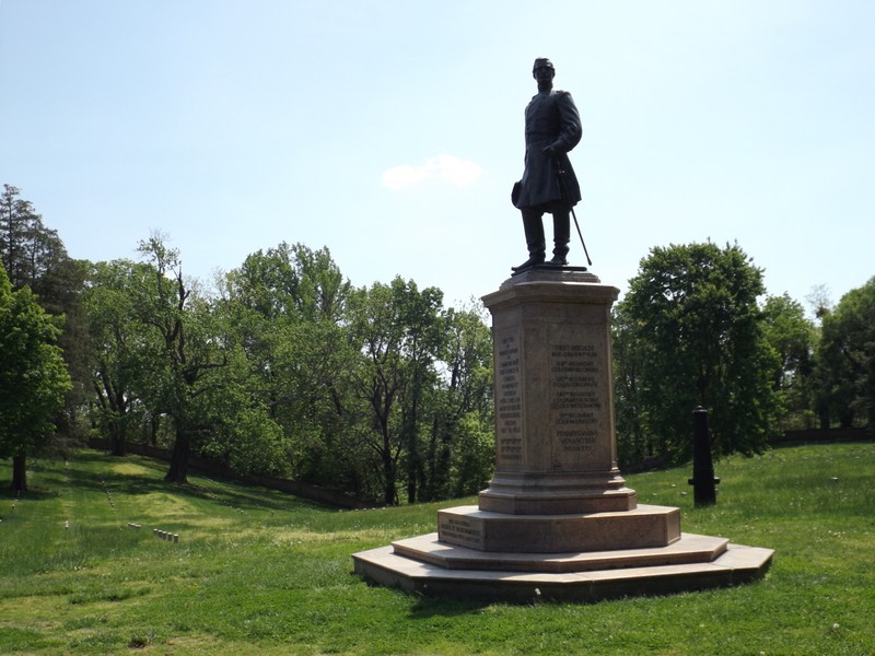 Sky, Plant, Pedestal, Statue