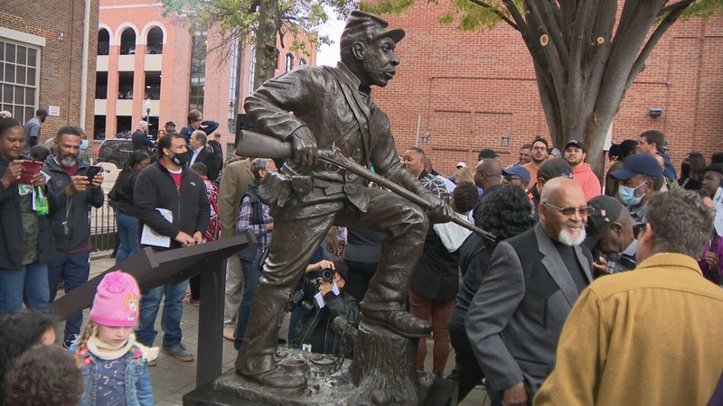 Outerwear, Sculpture, Tree, Statue