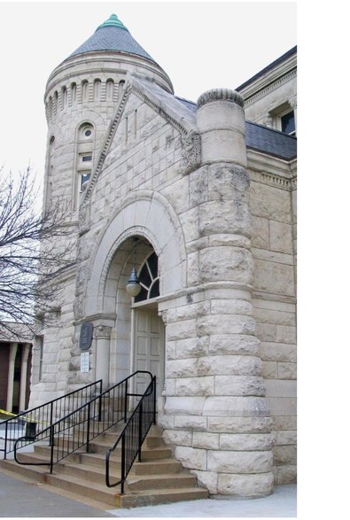 South elevation and southwest turret of Atchison Post Office in 2011 photo by William E. Fischer, Jr. (KSHS)