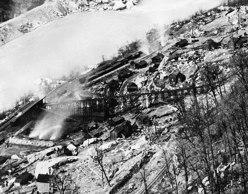 Slope, Black-and-white, Landscape, Mountainous landforms