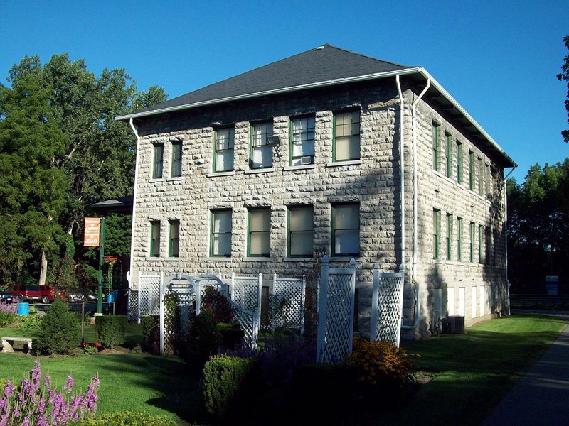 The school building is located behind the Le Roy house and is now home to the Jell-O Gallery Museum.