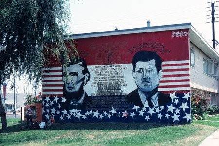 One of the Estrada Courts murals depicting Presidents Lincoln and Kennedy.