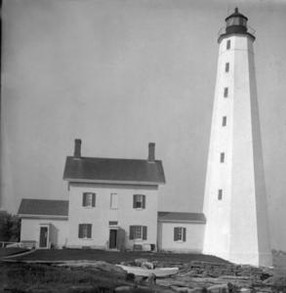 The New London Harbor Lighthouse was built in 1801 (the keeper's house was added in 1863) and still functions as a navigational aid operated by the U.S. Coast Guard.