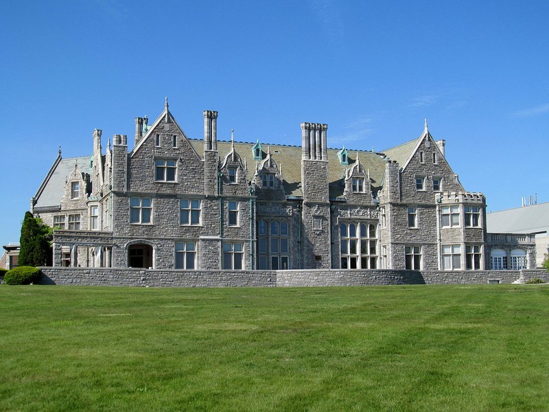 Branford House stands prominently on Avery Point overlooking Eastern Point Bay. It was built in 1904 by Morton Plant.