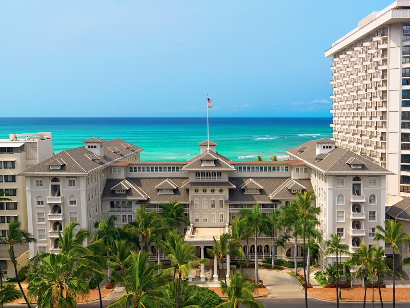 Modern Picture of Moana - now part of the Westin/Marriott, via Luxe Beat Magazine (https://luxebeatmag.com/moana-surfrider-hotel-waikiki-hawaii-elegance-ages/)