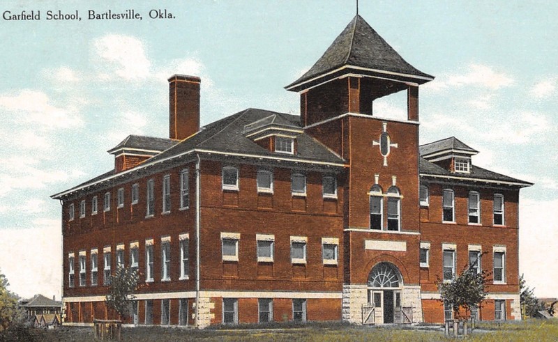 A painting of Garfield Grade School.