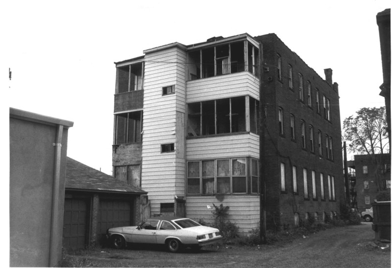 Rear-facing photograph of the Stoneleigh Building, from the NRHP Archive Photographs by D. Ransom 10/81