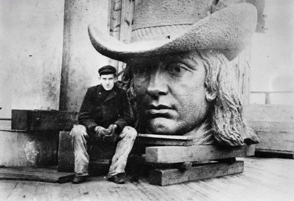 The head of William Penn's statue before it was assembled