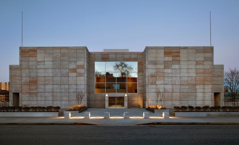 The Knoxville Museum of Art. The exterior is sheathed in locally quarried pink Tennessee marble.