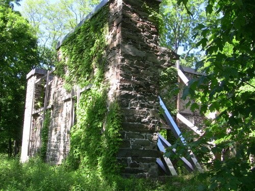 Recent photo of the mansion ruins after stabilization 