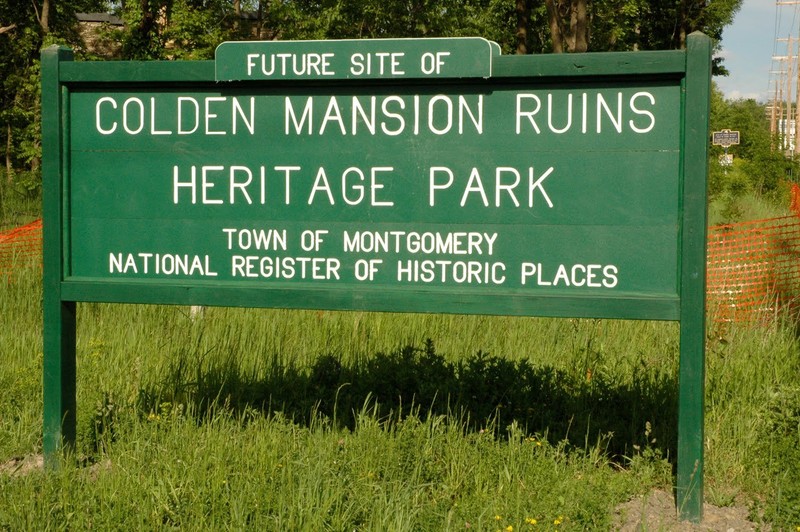 Current sign approx 100 feet from the ruins at the intersection of Stone Castle Rd and Route 17K