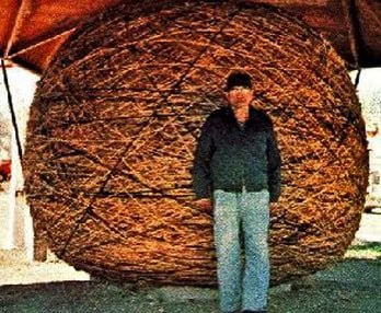 This is a picture of Frank Stoeber and his World's Largest Ball of Twine.