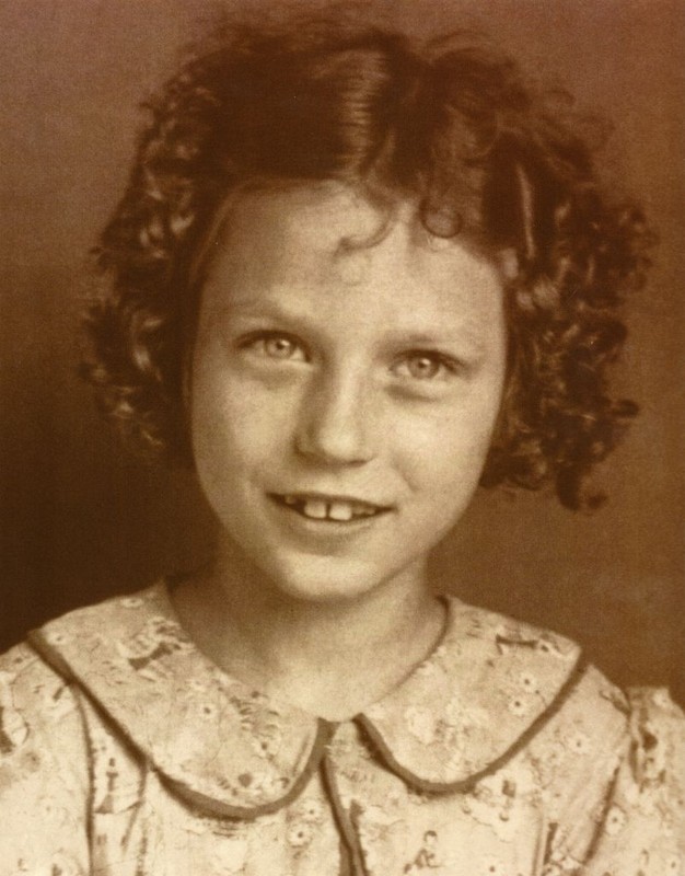 A Young Loretta Lynn in Butcher Holler, ca. 1940