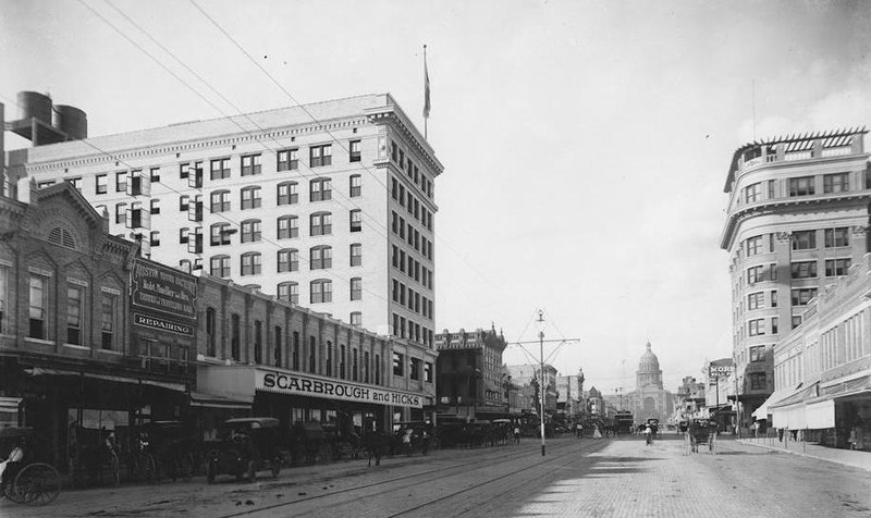 The Scarbrough Building, opposite the Littlefield Building, as it looked around 1911