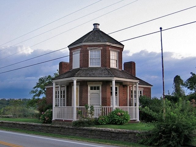 A head-on shot of the tollhouse with its unique octagonal design.