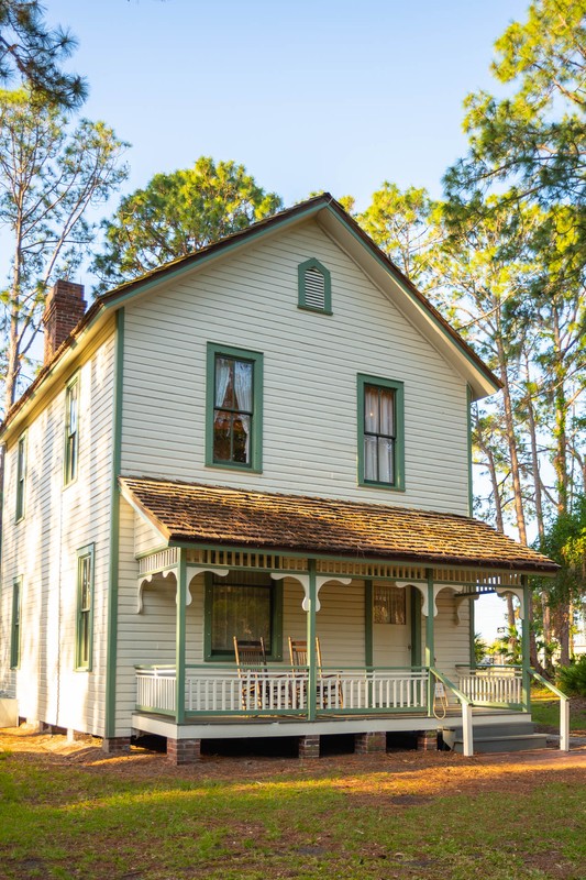 Front facade of the Plant-Sumner House