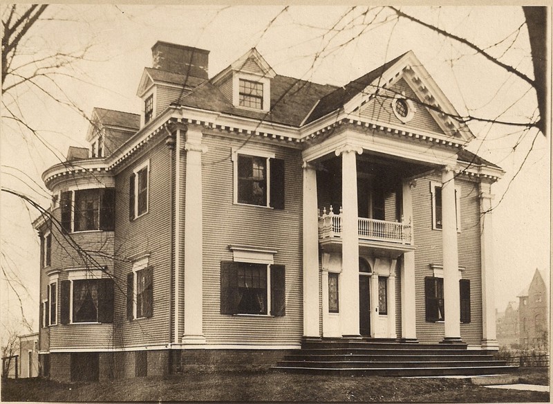 Psi Upsilon Chapter House 1910