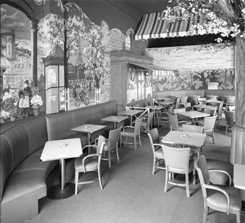 The Beaux Arts Cocktail Lounge in 1947.