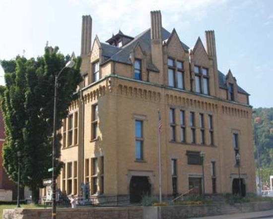 The museum has been located in this former public library building since 1973.