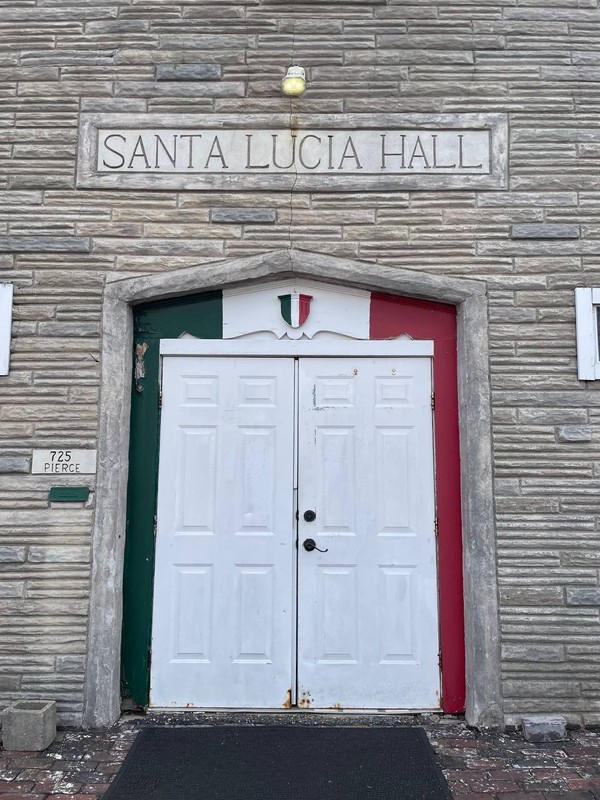 Santa Lucia Hall Clio