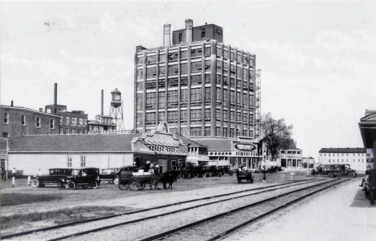 The Imperial Sugar refinery as seen in the early 1920s. 