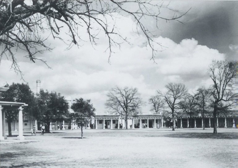 Lakeview Elementary School, a school built by Imperial Sugar, as it appeared in 1918. 