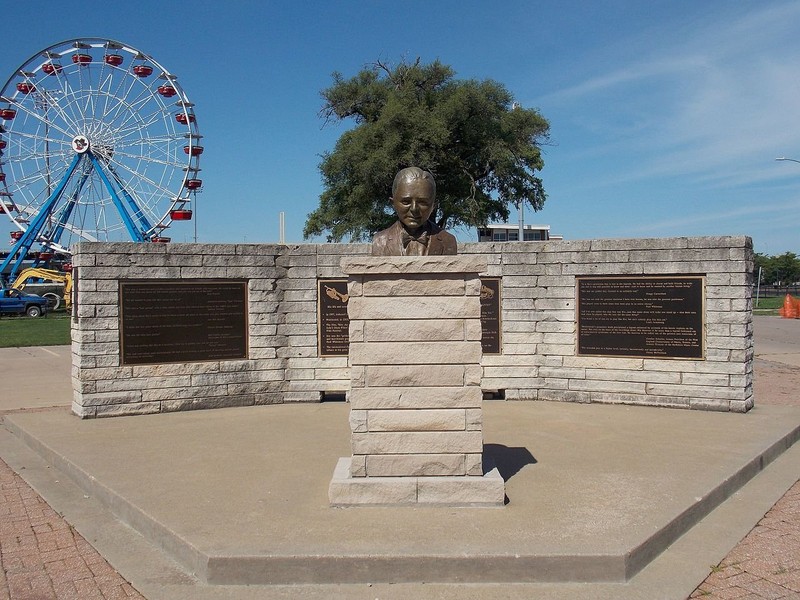 This memorial commemorates Davenport native Bix Beiderbecke, who was one of the country's best jazz musicians of the early 1900s. Tragically, he died at the age of 28.