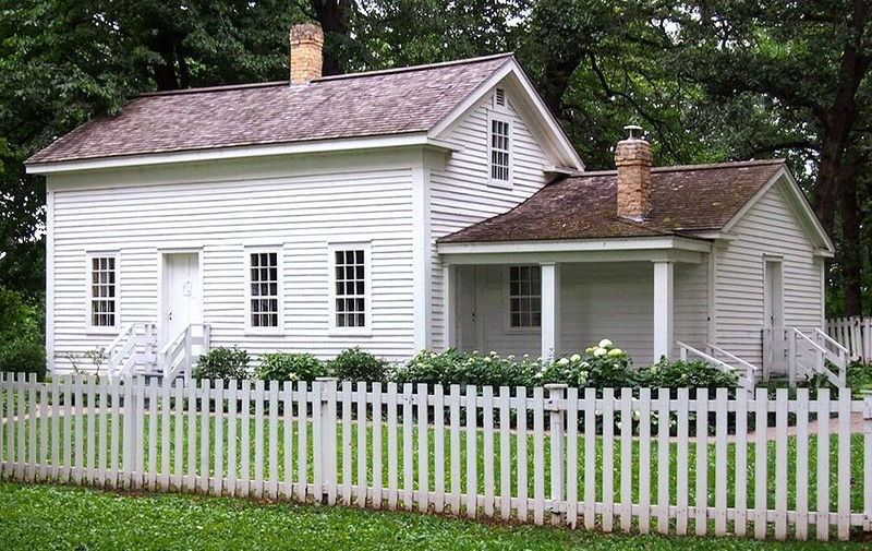 The John H. Stevens House at its current location in Minnehaha Park