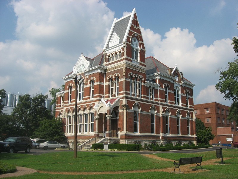 Willard Library was built in 1885 and is one of Evansville's more notable landmarks.