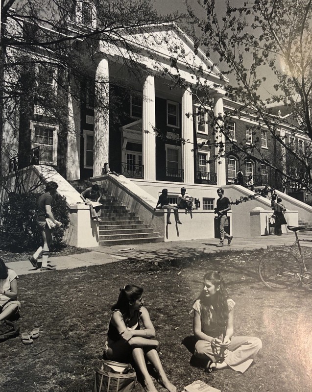 Park Hall with students on the front lawn 1890-1995
Office of Public Relations Photo File 1890-1995 Folder 28