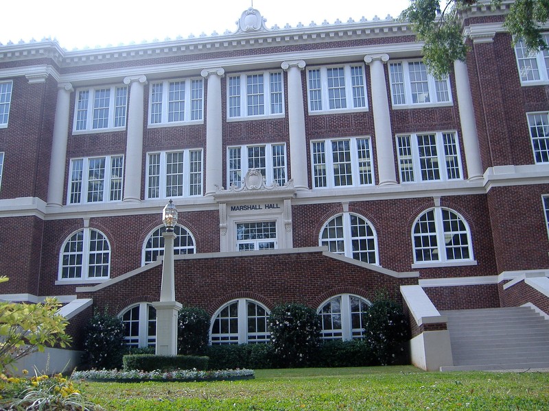 Marshall Hall, the first building of the College of Marshall.