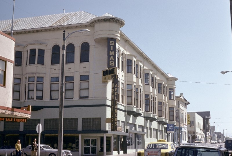 Carson Block Building (c. 1970s), with the stucco facade added in the 1920s and other updates made in the 1950s and 1960s.