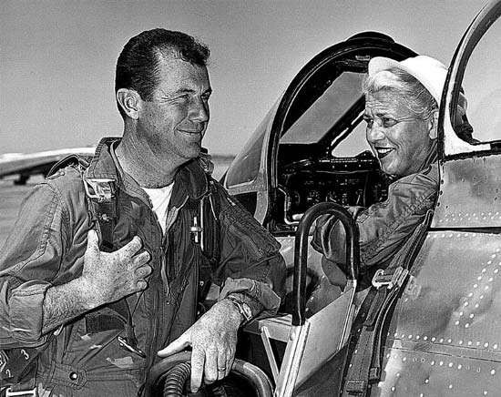 Cochran talking to famous aviator Chuck Yeager.