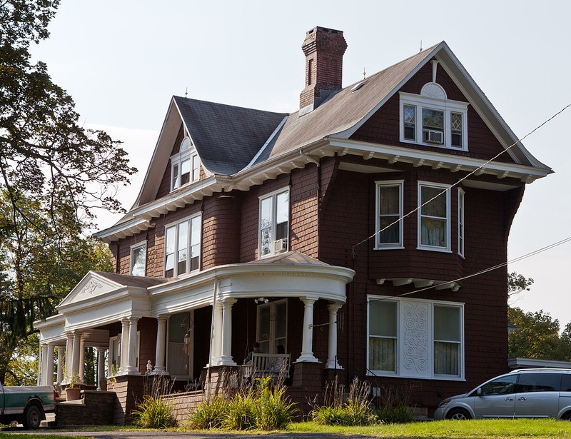 Recent photo of the James S. Lakin House