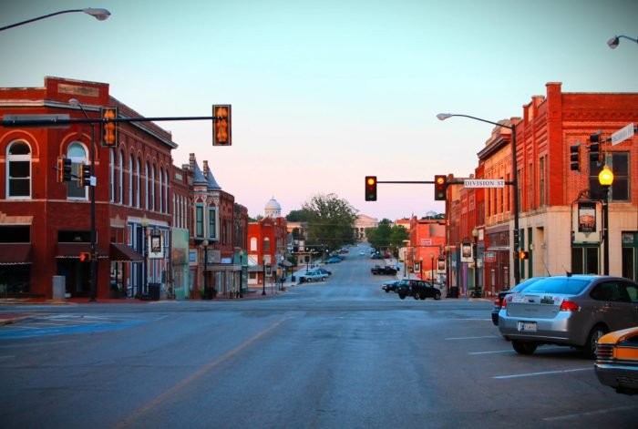 Guthrie's Division Street