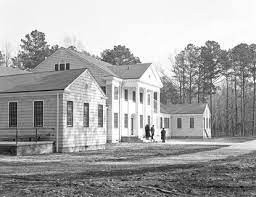 Building, Sky, Land lot, House