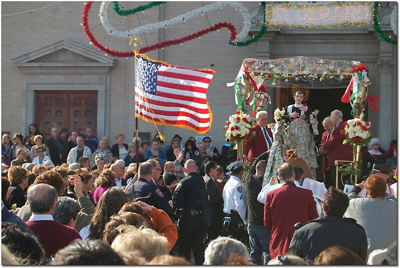 Procession with the saint, during the feast. 