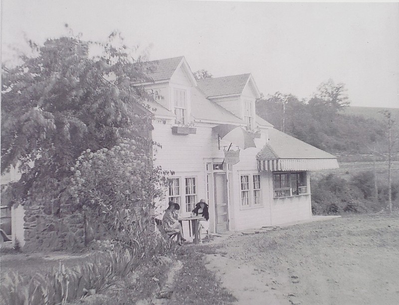 ‘Green Gables Tavern’ after the dining room was added to the stand after a successful first year.  (Lincoln Highway Heritage Corridor Archives)


