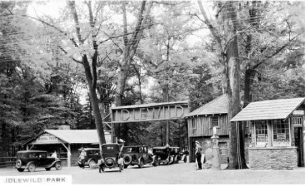 One of the former entrances to Idlewild. This entrance features a service station in response to the popularity of automobile travel and an “Indian Trading Post” where visitors could purchase “Indian Souvenirs and Novelties.”

"Butko"