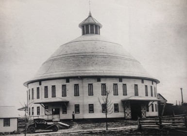 The barn is 282 feet around and the diameter of the barn is close to 90 feet. The silo in the center of the barn is 60 feet high and 12 feet wide. (Photo courtesy of Lincoln Highway Experience)