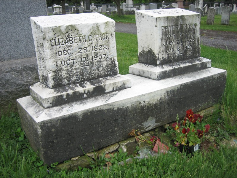 Peter and Elizabeth Thorn graves