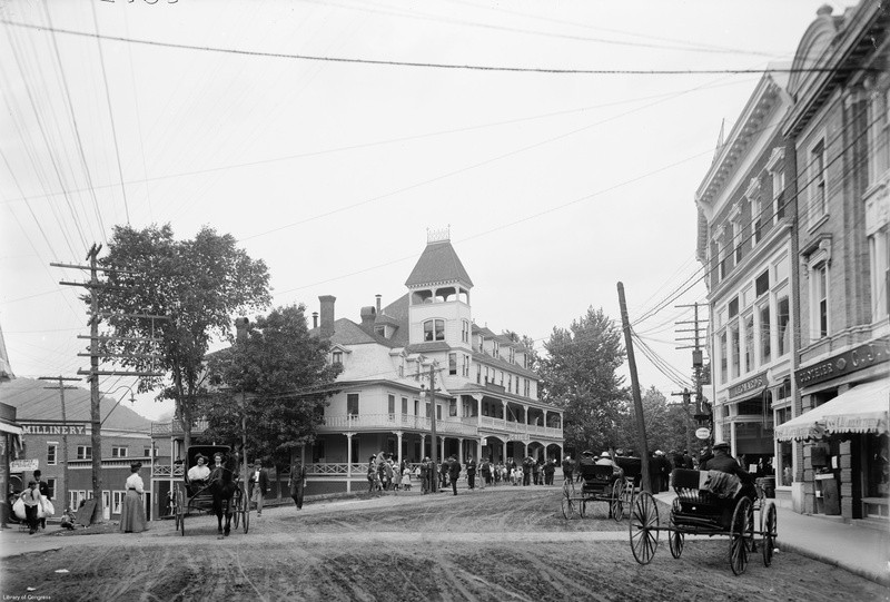 Berkeley House (c. 1909)