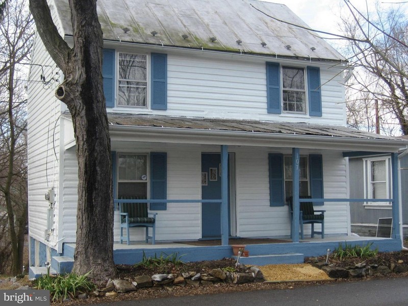 Plant, Building, Window, Property