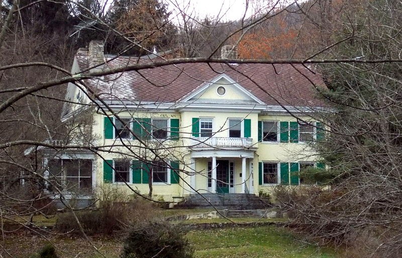 The John Herbert Quick House, built in the Colonial Revival style in 1913. Courtesy of Wikipedia.