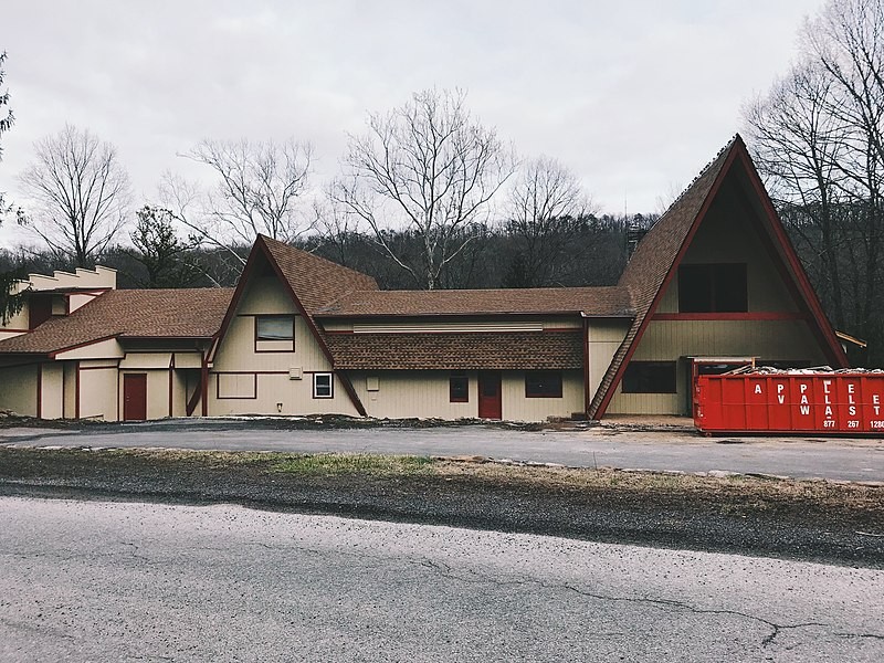 The renovated main resort building at Coolfont in 2018. Courtesy of Wikipedia.