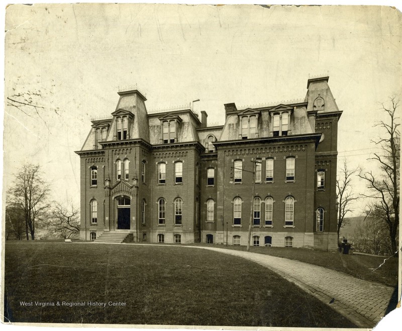 Woodburn Hall after completion of the north wing, but before the south wing was built. Photo ca. 1905.