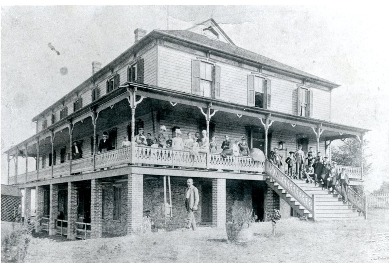 Hilltop House Hotel, 1892-1893