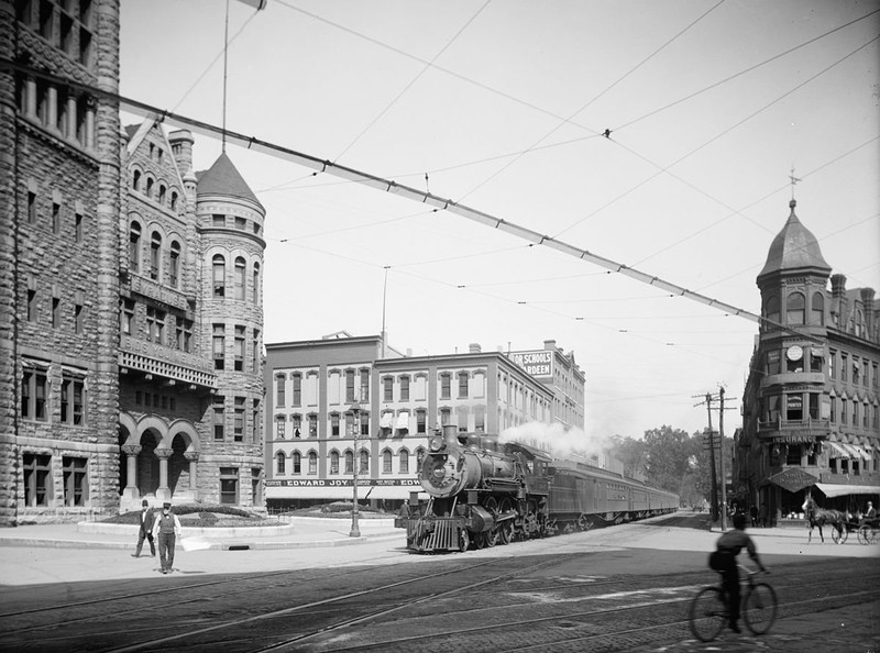 View of early telephone wires in Downtown Syracuse. (Taken during the period of 1900–1915, but exact date is unknown.)