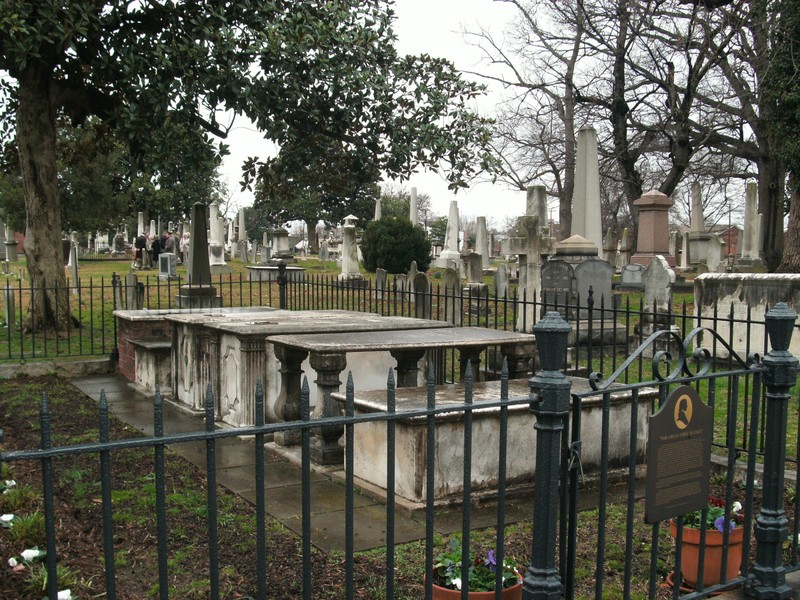 Examples of headstones and monuments in Shockoe Hill Cemetery