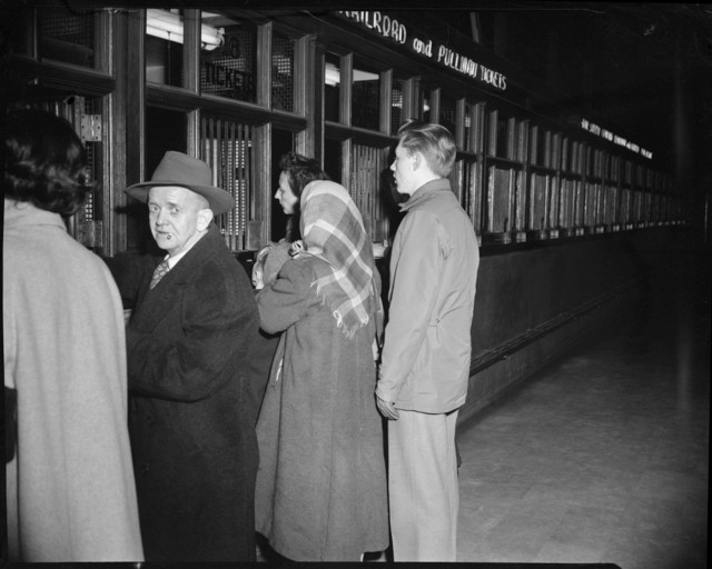 Passengers buying tickets at Union Depot (1949)